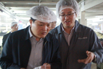 Feng Yan, Deputy Mayor of Suqian city make survey of Technology of Innovation in Jaysun Glove